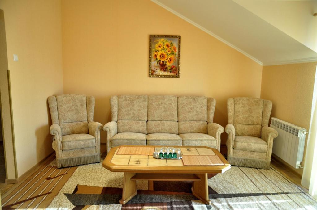 Focus Hotel Khoust Extérieur photo