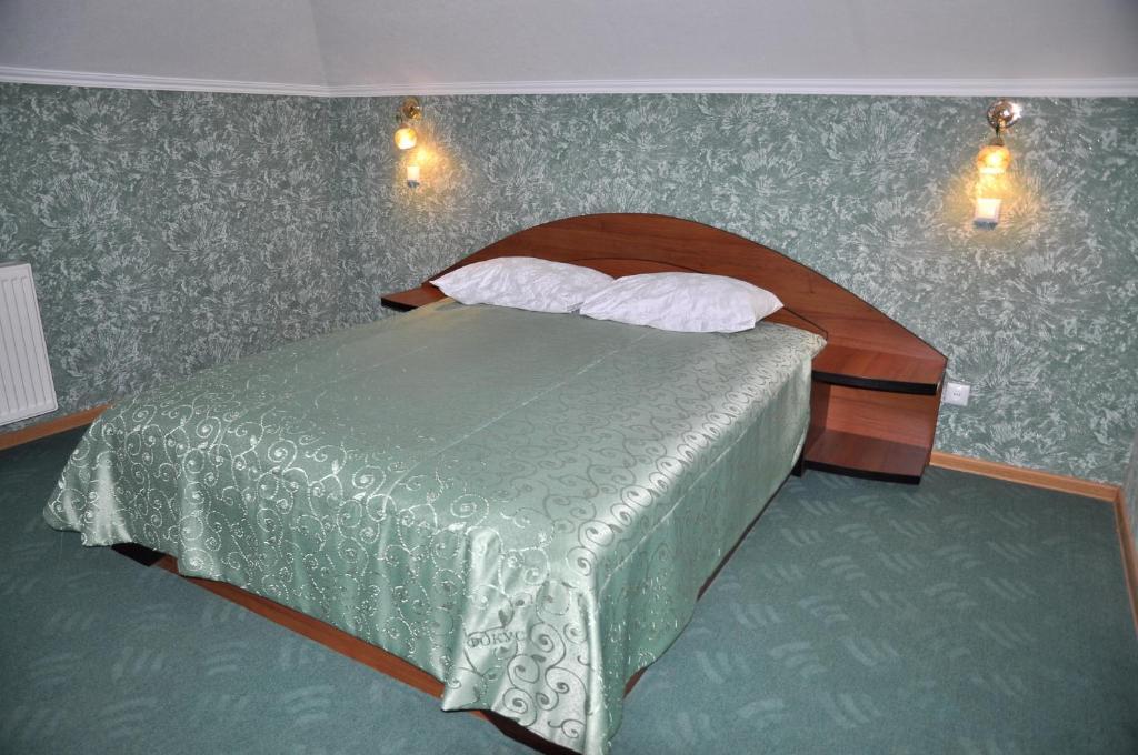 Focus Hotel Khoust Extérieur photo