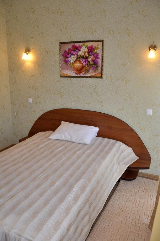Focus Hotel Khoust Extérieur photo